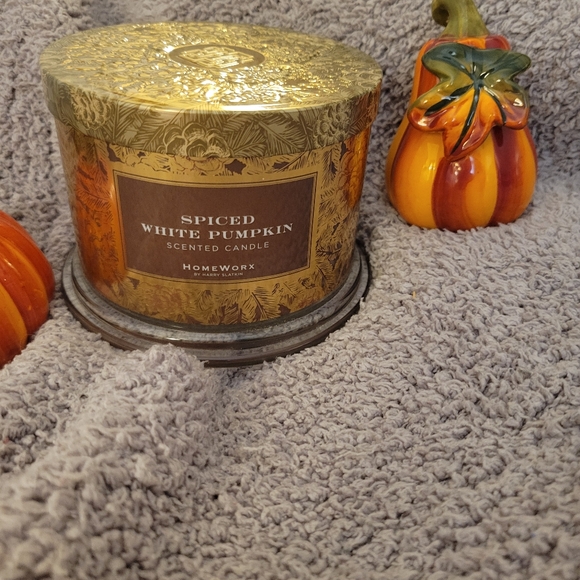 Harry Slakin Spiced White pumpkin 3 wick candle. - Picture 1 of 4
